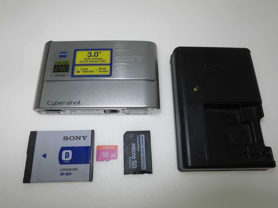 Sony CyberShot T70 ултр компактен супер тънък цифров фотоапарат камера