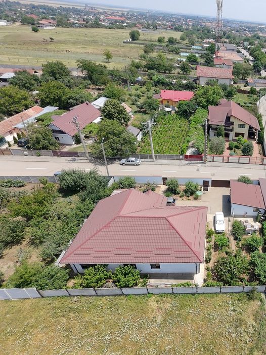 Casă de vanzare 135mp cu teren 690mp