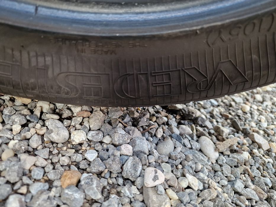 Anvelope 275/40R19 marca Vredestein, DOT 2016 ,8 mm