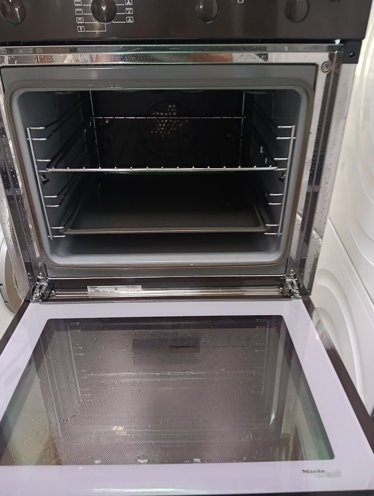 Кафява печка за вграждане Миеле Miele 2 години гаранция!