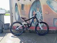 bicicleta norco team dh 2011
