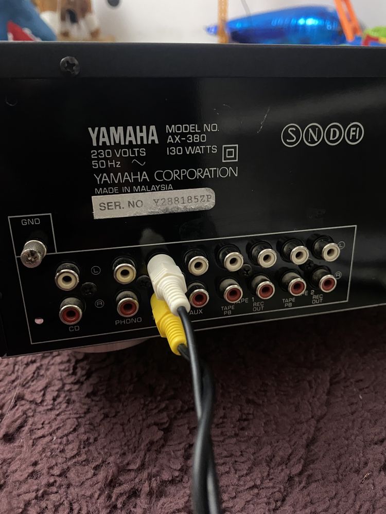 Vând Boxe Grundig Box 5700 și Stație/Amplificator Yamaha AX-380