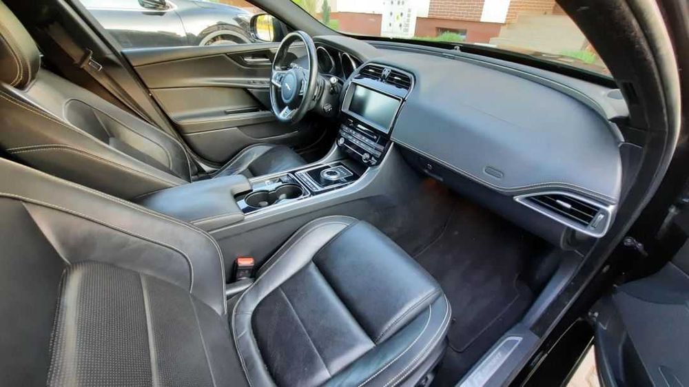 Jaguar XE 2017 2.0D 239.000km