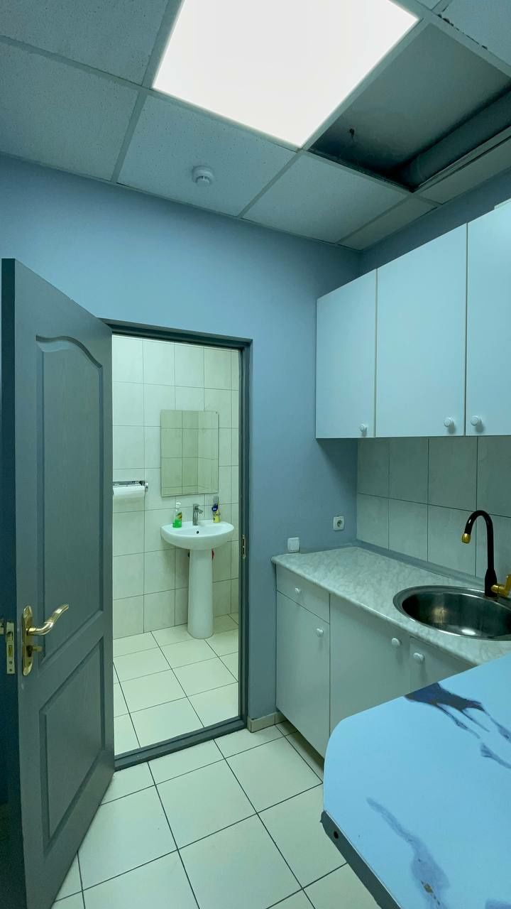 Сдаю помещение 179 кв. м в Ц-13 вдоль дороги, опен спейс + 3 кабинета