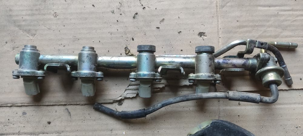 Форсунки ,топливная рампа ниссан куб марч микро