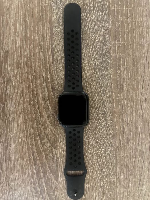Apple Watch Series 5 (Nike)