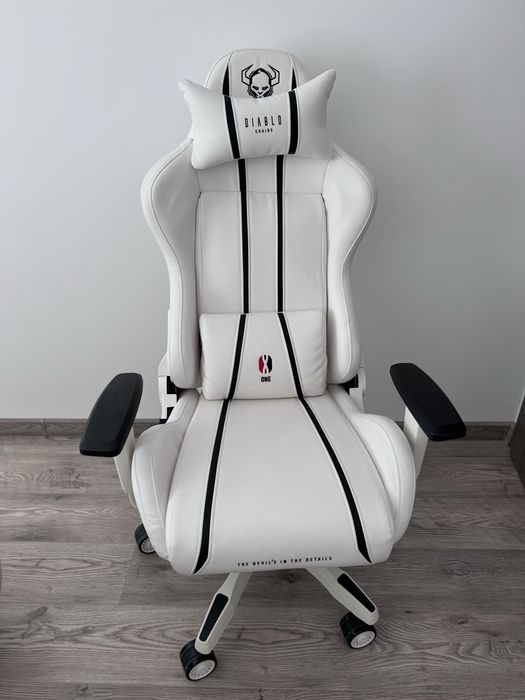 Scaun gaming Diablo X-One 2.0 Normal Size: alb-negru