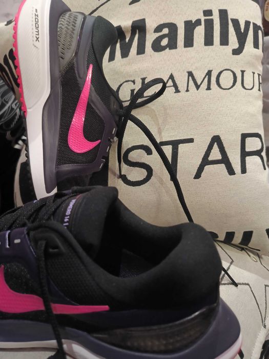 Найк оригинални маратонки от Холандия. Аутлет-Роермонд.