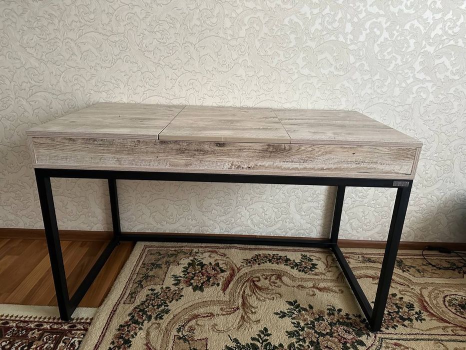 Стол лофт с зеркалом