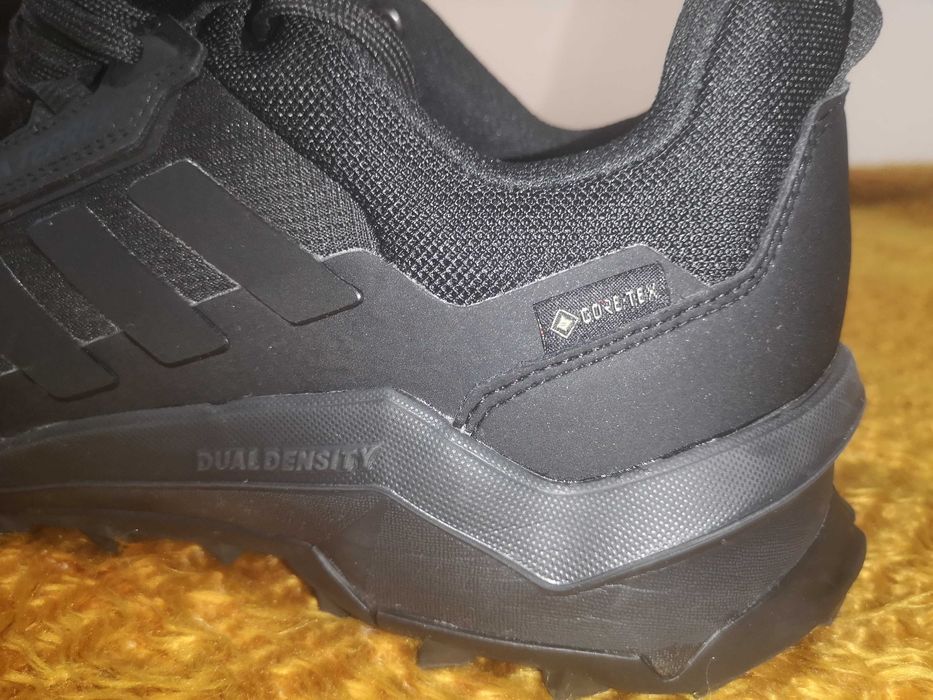 Adidas маратонки