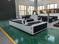 Mașină de tăiat laser cu fibre  cnc fiber laser cutter
