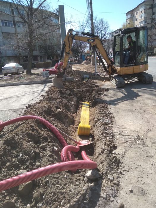 Inchiriez buldoexcavator