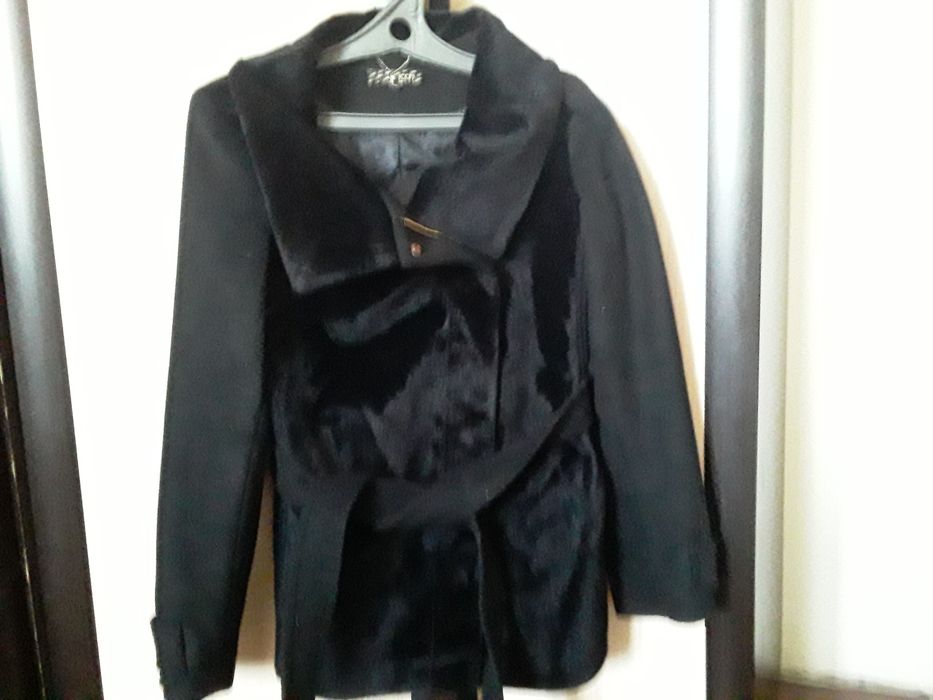 Продам женское пальто