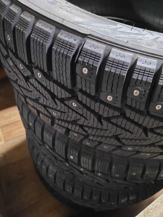 Зимние шипованые шины nokian nordman 7