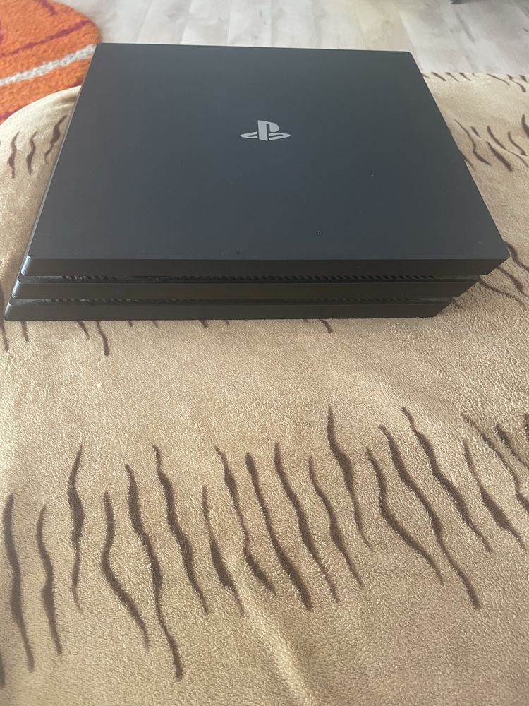 Play station 4 pro cu o maneta