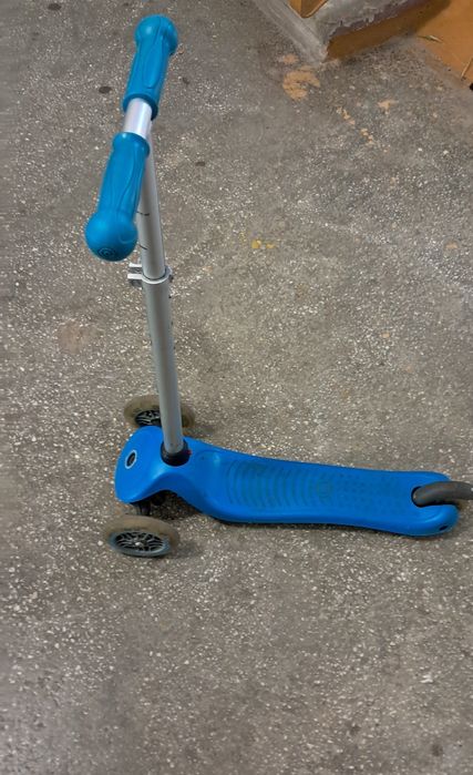 Trotineta copii cu lumini in roti