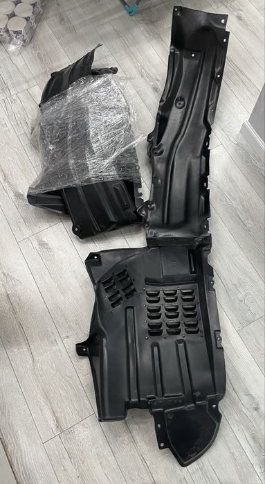 Продаю подкрыльники на Тайоту Land Cruiser 200