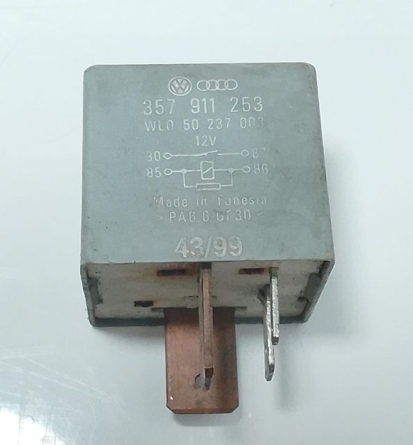 Releu  103  357911253 Volkswagen VW Golf a 4-a generatie seria