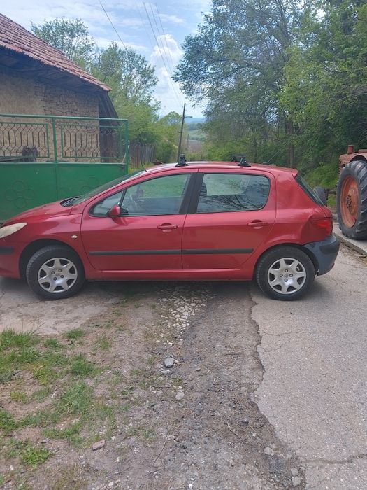 Продавам Пежо 307нbi