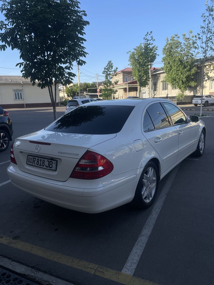 Mercedes-benz W211 e 2 Kompressor e class