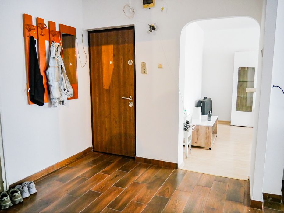 Apartament 2 camere 54 mp Hateg