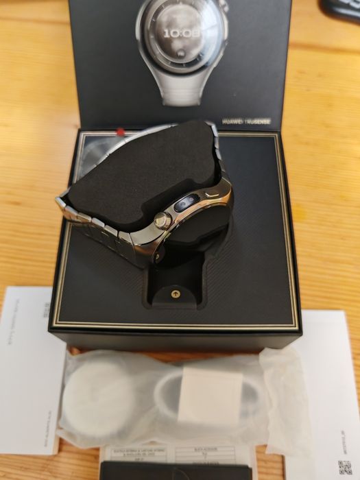 Hauwei watch 5 нов