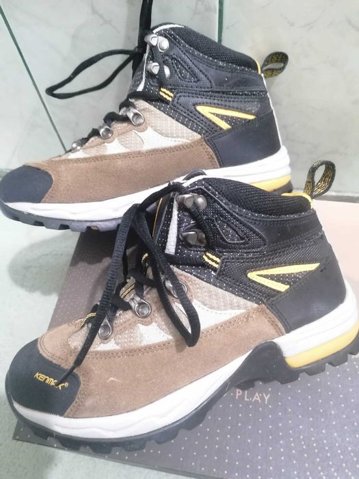 Bocanci Kenmax numărul 37, noi