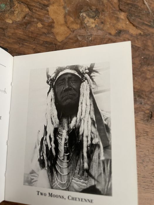 Книга за северно-американските индианци