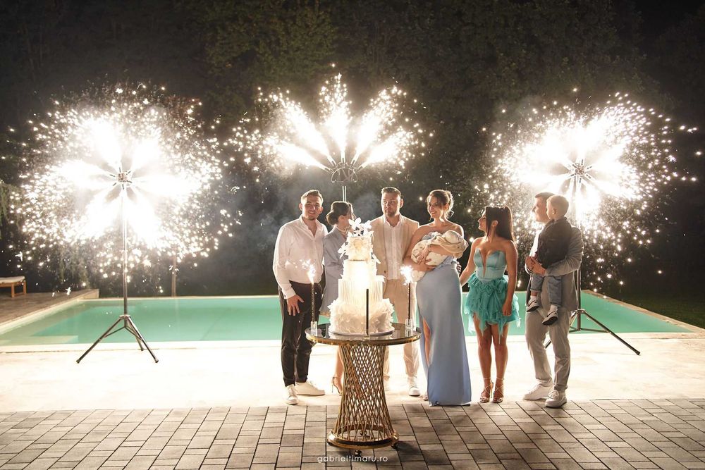 Fum greu, laser, artificii.