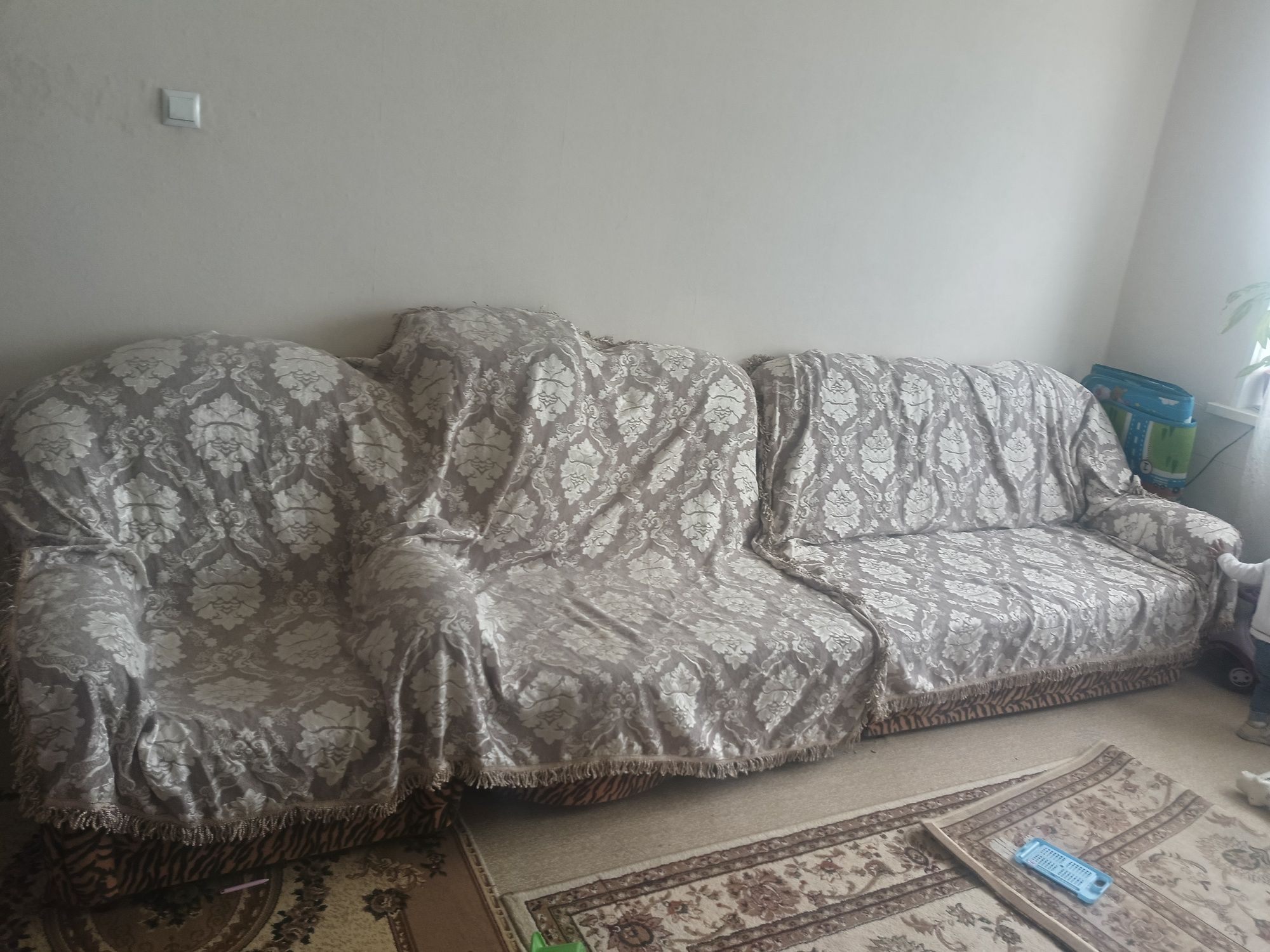 Продам диван в хорошем состоянии