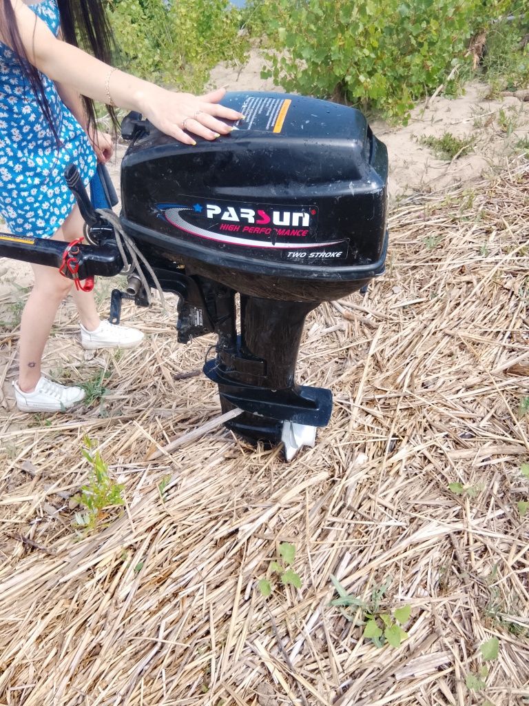 Продам лодочный матор parsun 15