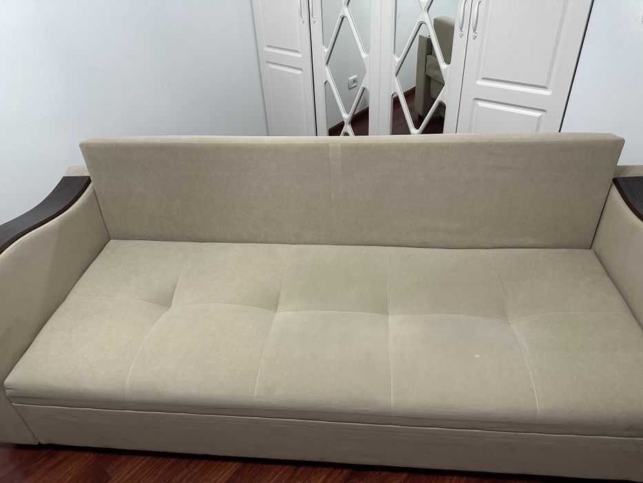 продам диван хороший вариант