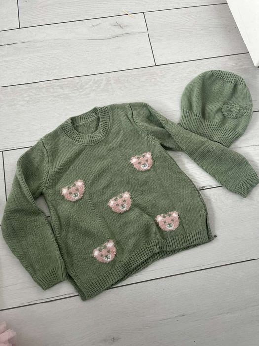 Детска Зимна рокля с пуловер и шапка