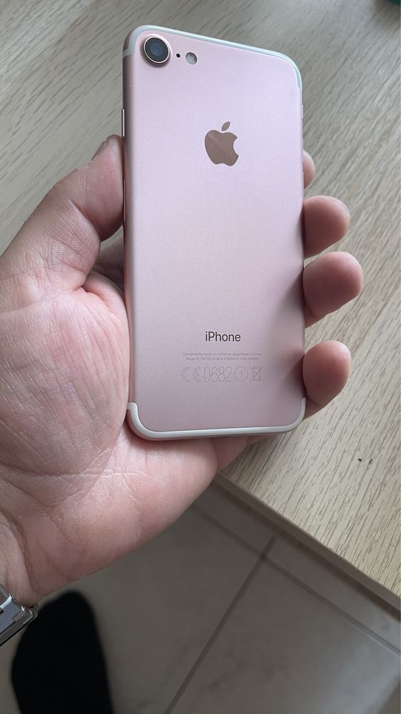 Iphone 7 pink 32gb като нов!