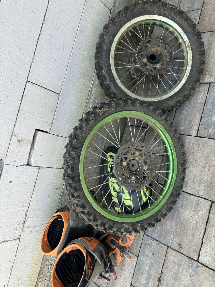Cauciucuri jante disc pinion cross 125 spate 14 fata 17 in stare buna