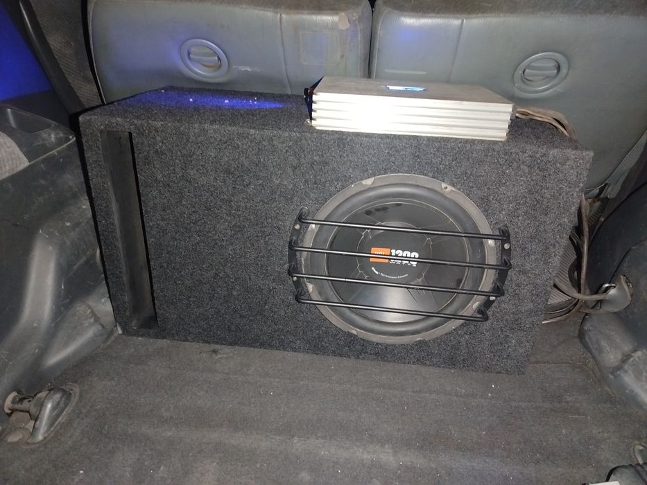 Продам Сабвуфер в машину