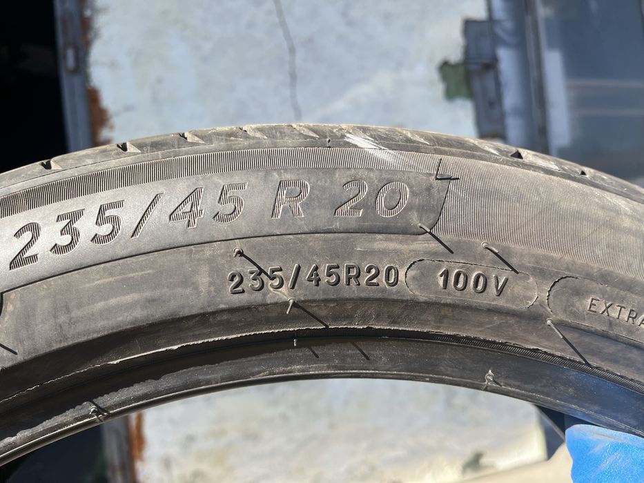 2 бр. летни гуми 235/45/20 Michelin S1 DOT 1123 6 mm