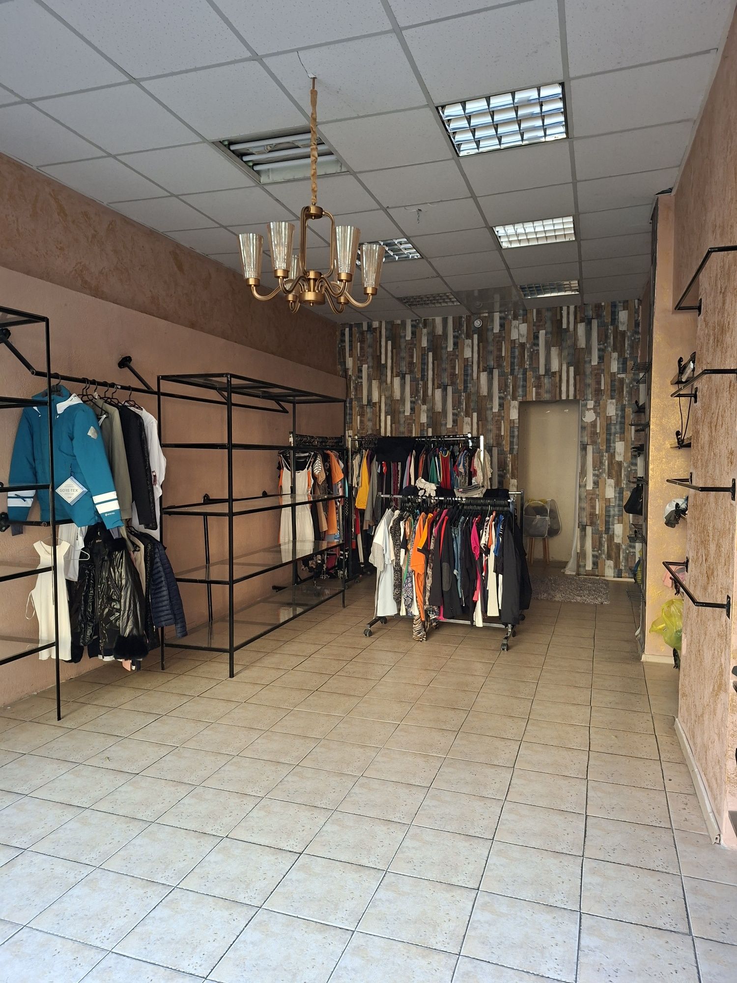 Продавам бизнес с дрехи
