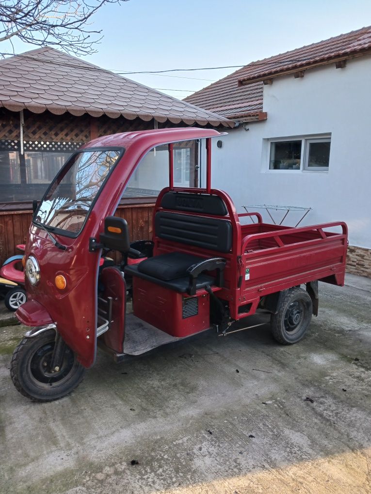 Vând triciclu electric 3900w an fabricație 2024
