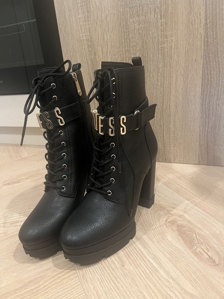 Оригинални дамски боти Guess номер 40