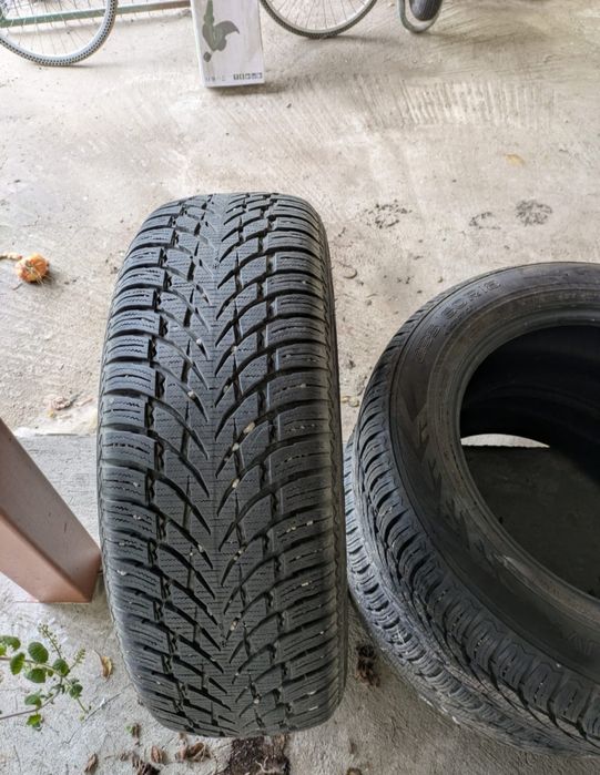 235/60/18 Nokian