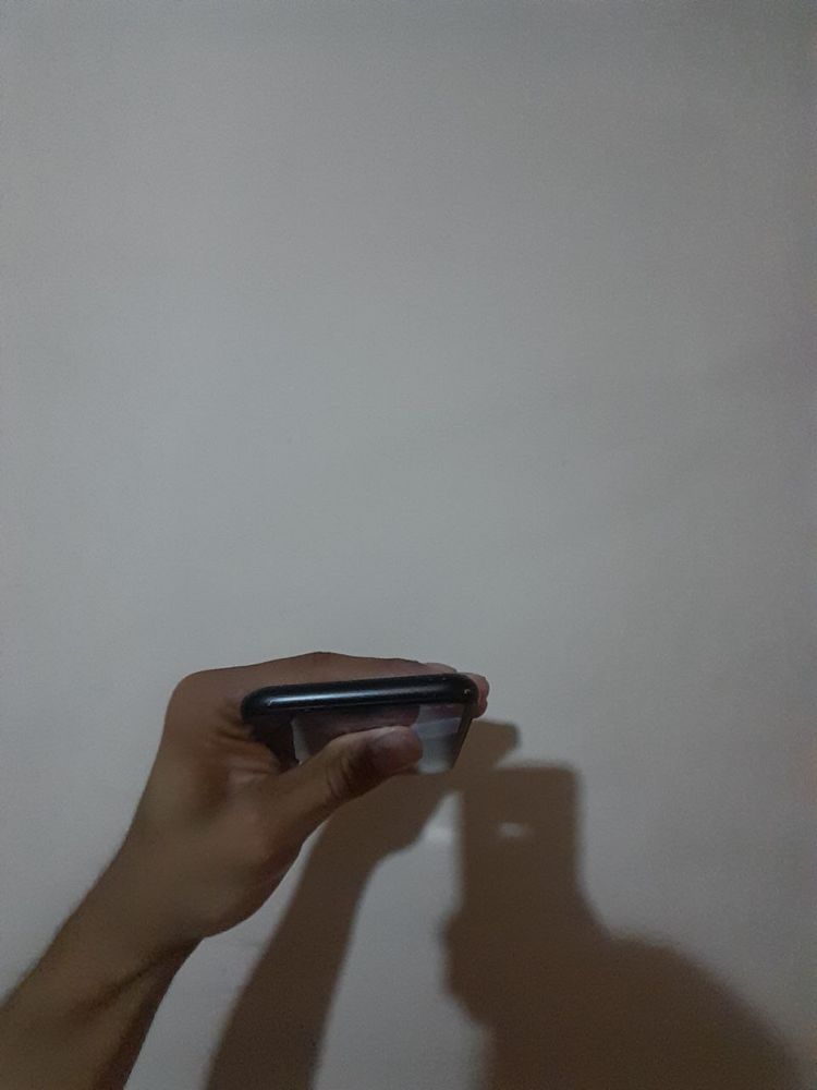 Iphone  xr hotirasi 64