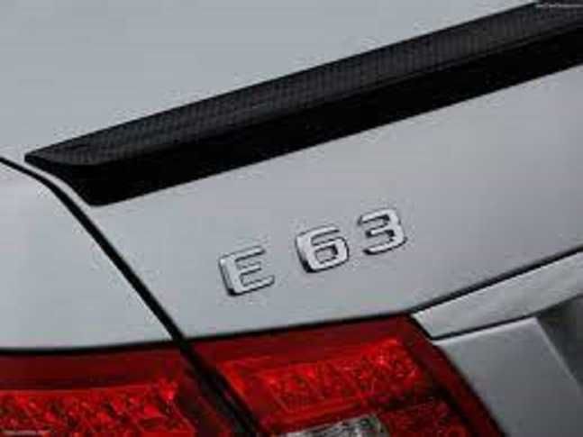 емблема Мерцедес E63 E класа MERCEDES AMG E 63 заден капак багажник