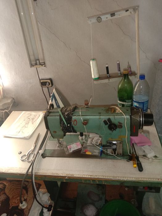 Промышленная швейная машинка