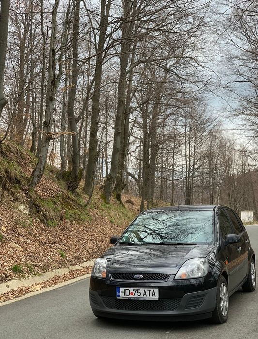 Vând Ford Fiesta 1.3 benzina