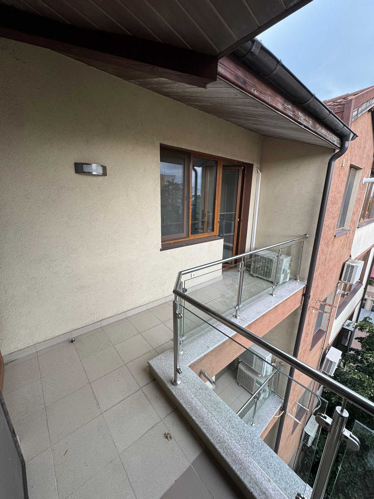 Închiriez apartament zona Bucur Obor