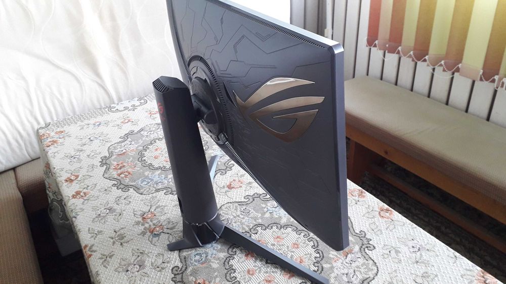Asus  ROG Strix XG27UQR 27" 4k 144hz