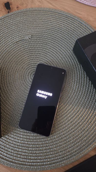 Samsung S21 промо