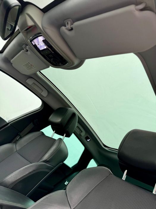 Peugeot 508 SW 2012 panoramic
