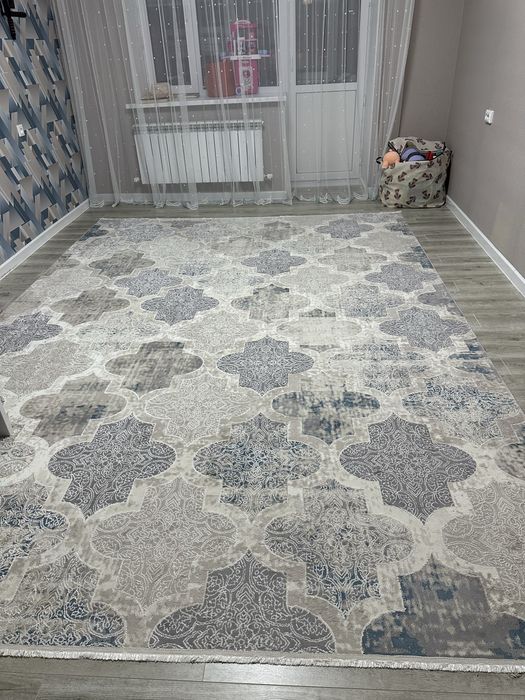 Продам ковер, не тонкий. Размер 3 на 4